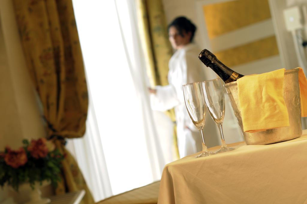 Hotel Diplomat Palace 리미니 외부 사진