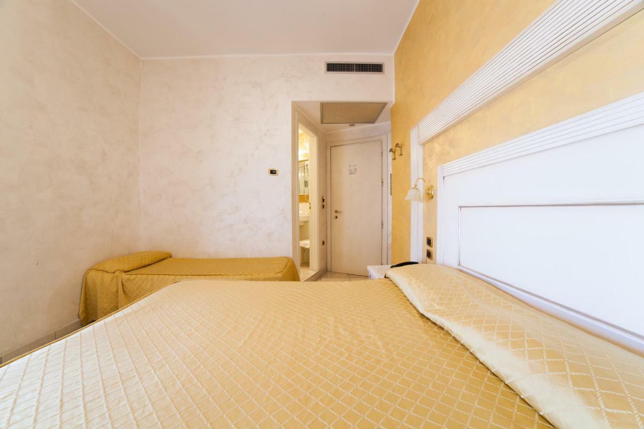Hotel Diplomat Palace 리미니 외부 사진